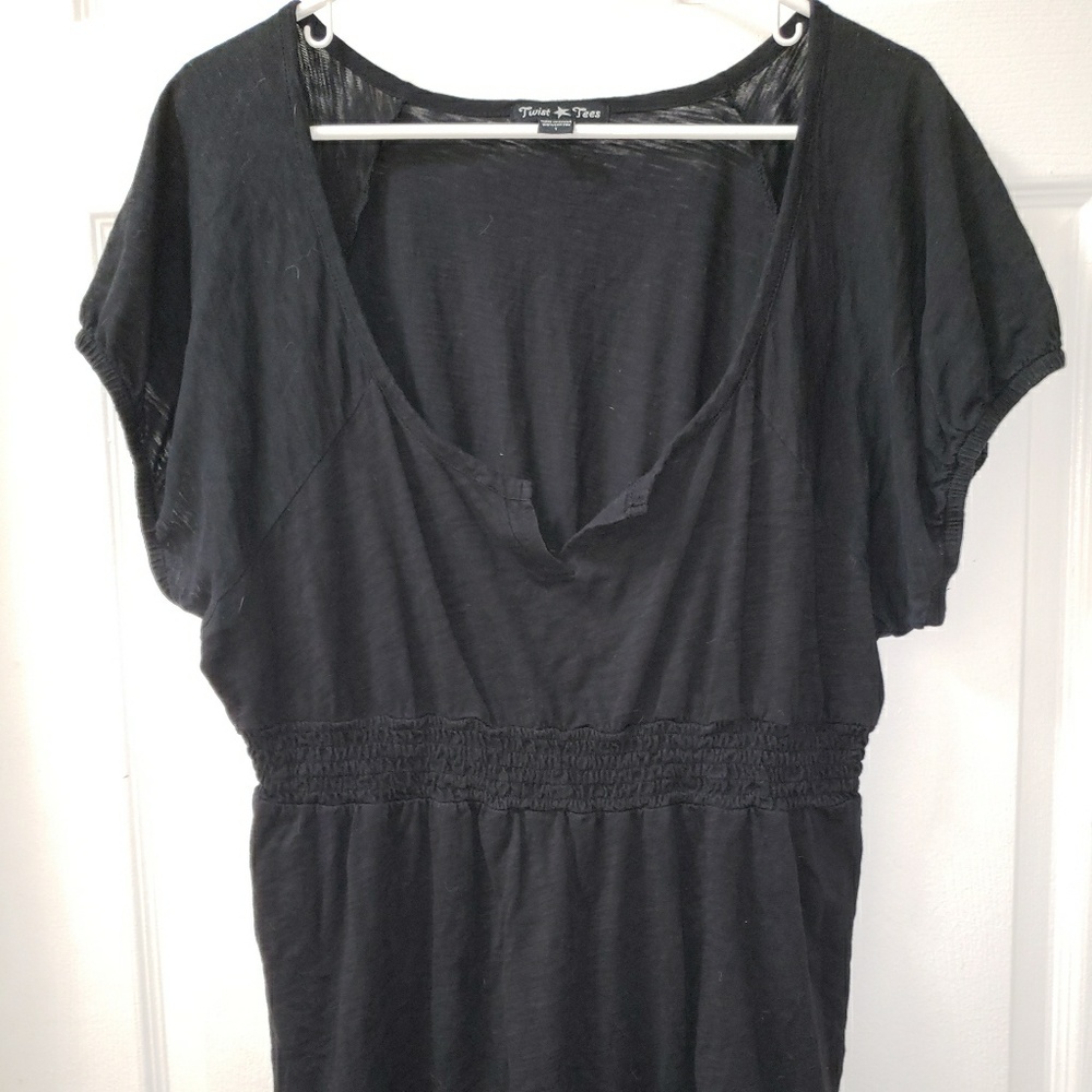 Black tshirt
